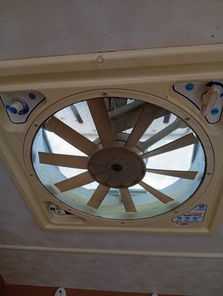 Rulota de vanzare GB Rema Compass Raly 400/2 inmatriculata